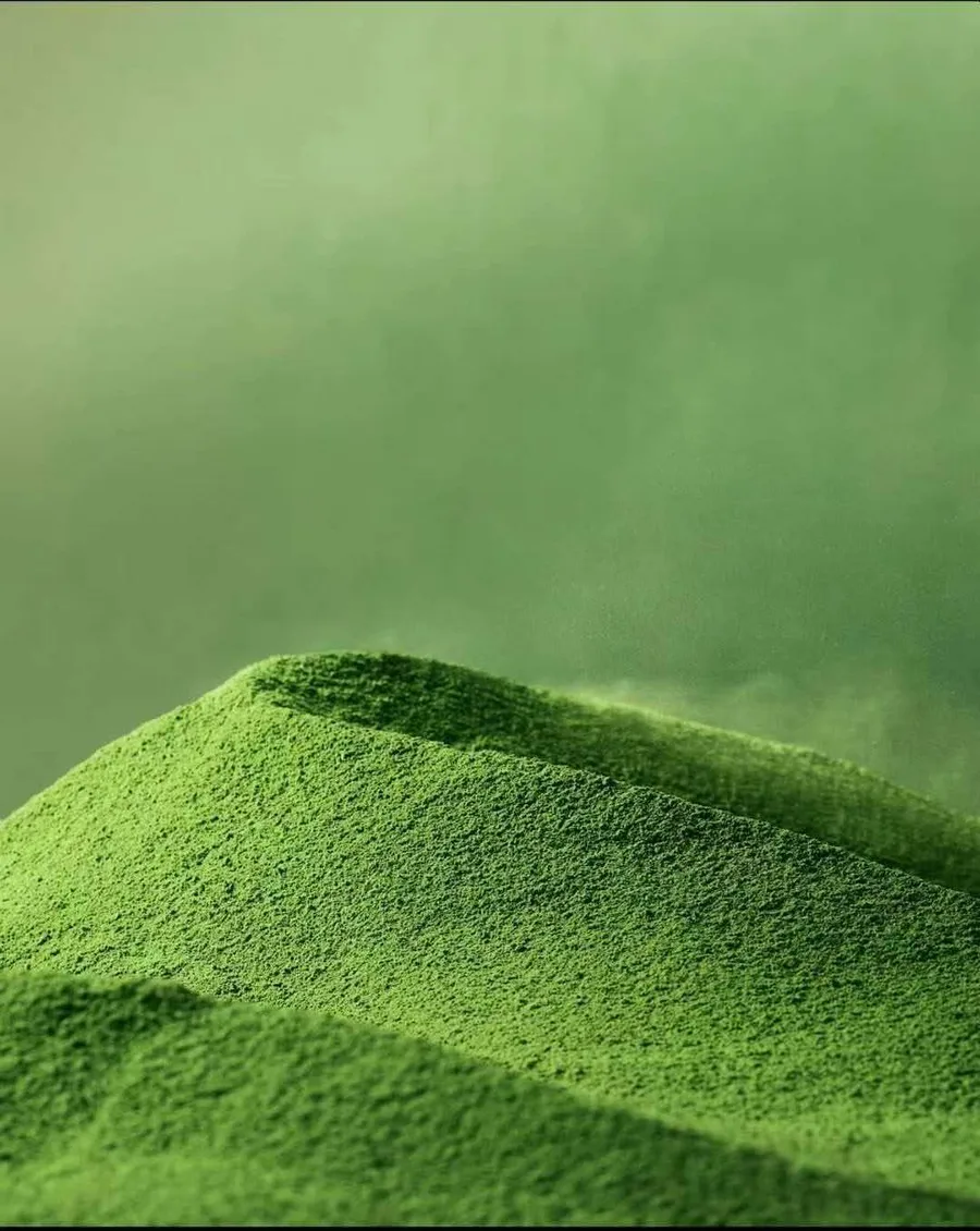 Close-up of a matcha powder mound